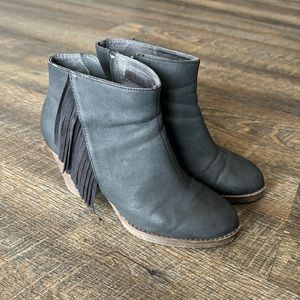 Ariat Leather Ankle Boots with Fringe Accent - Size 7.5